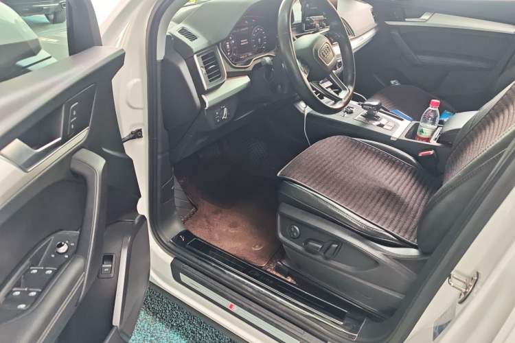 Used Audi Q5L 2020 Updated 40 TFSI Prestige Fashion Edition Driver Seat