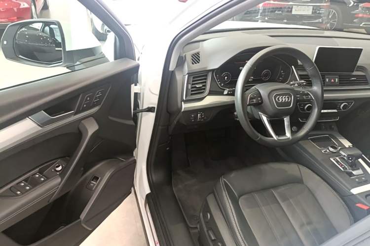Used Audi Q5L 2020 Updated 40 TFSI Prestige Fashion Edition Driver Seat