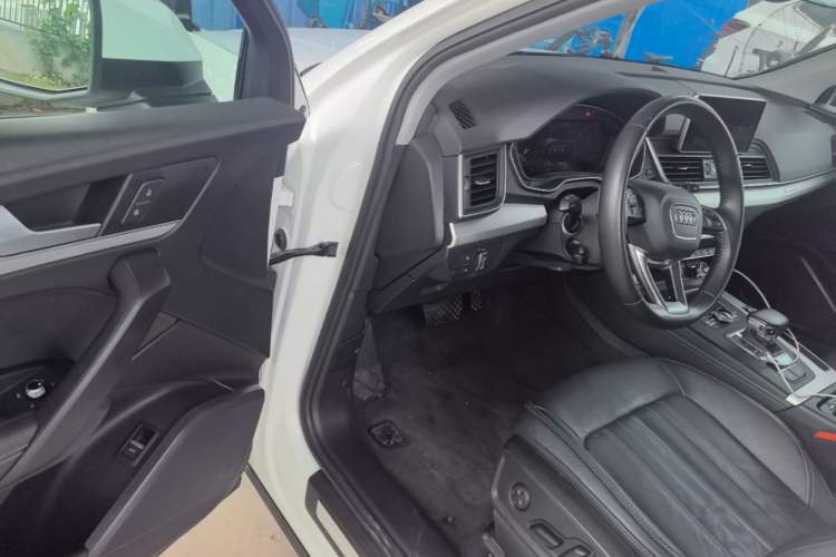 Used Audi Q5L 2020 Updated 40 TFSI Prestige Fashion Edition Driver Seat