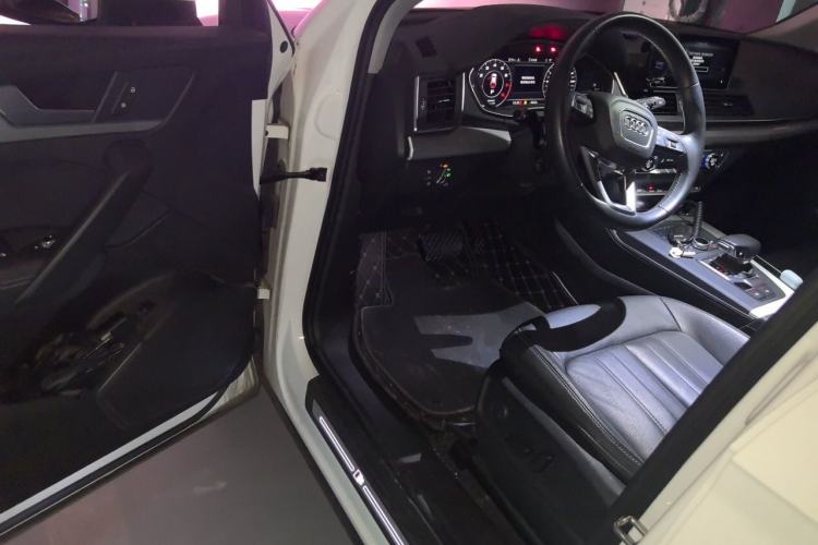 Used Audi Q5L 2020 Updated 40 TFSI Prestige Fashion Edition Driver Seat