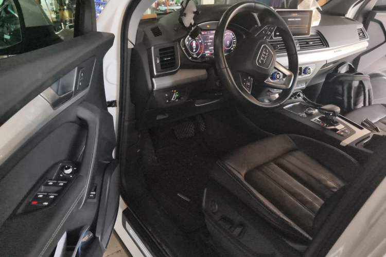 Used Audi Q5L 2020 Updated 40 TFSI Prestige Fashion Edition Driver Seat