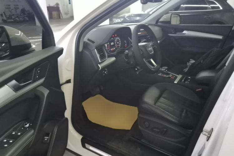 Used Audi Q5L 2020 Updated 40 TFSI Prestige Fashion Edition Driver Seat