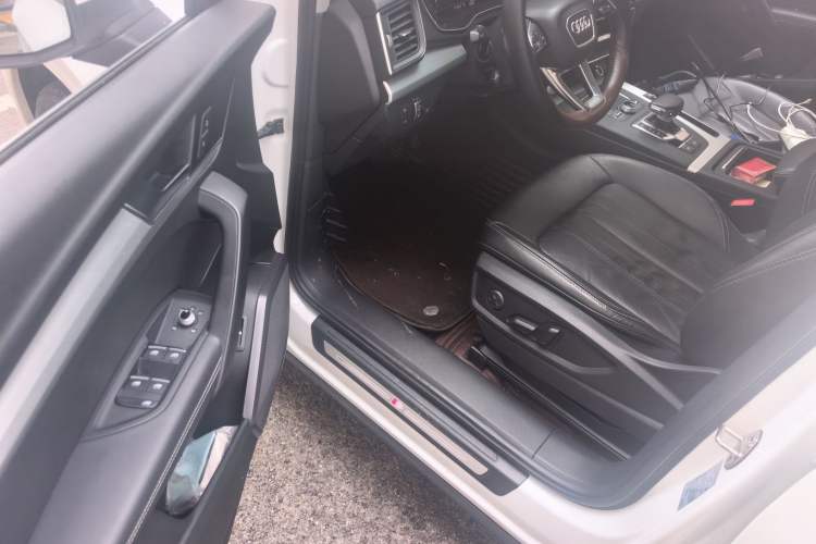 Used Audi Q5L 2020 Updated 40 TFSI Prestige Fashion Edition Driver Seat