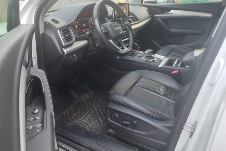 Used Audi Q5L 2020 Updated 40 TFSI Prestige Fashion Edition Driver Seat