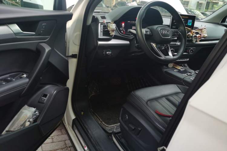 Used Audi Q5L  Driver Seat