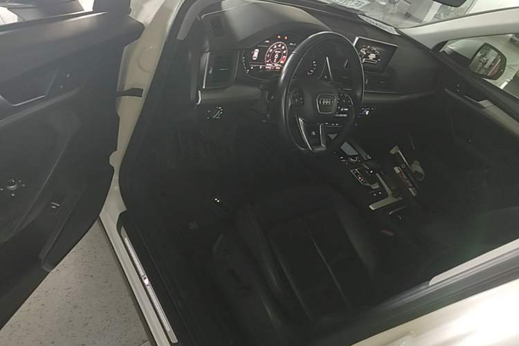 Used Audi Q5L 2020 Updated 40 TFSI Prestige Fashion Edition Driver Seat