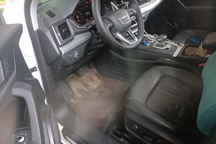 Used Audi Q5L 2020 Updated 40 TFSI Prestige Fashion Edition Driver Seat
