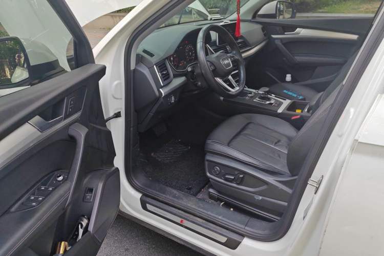 Used Audi Q5L 2020 Updated 40 TFSI Prestige Fashion Edition Driver Seat