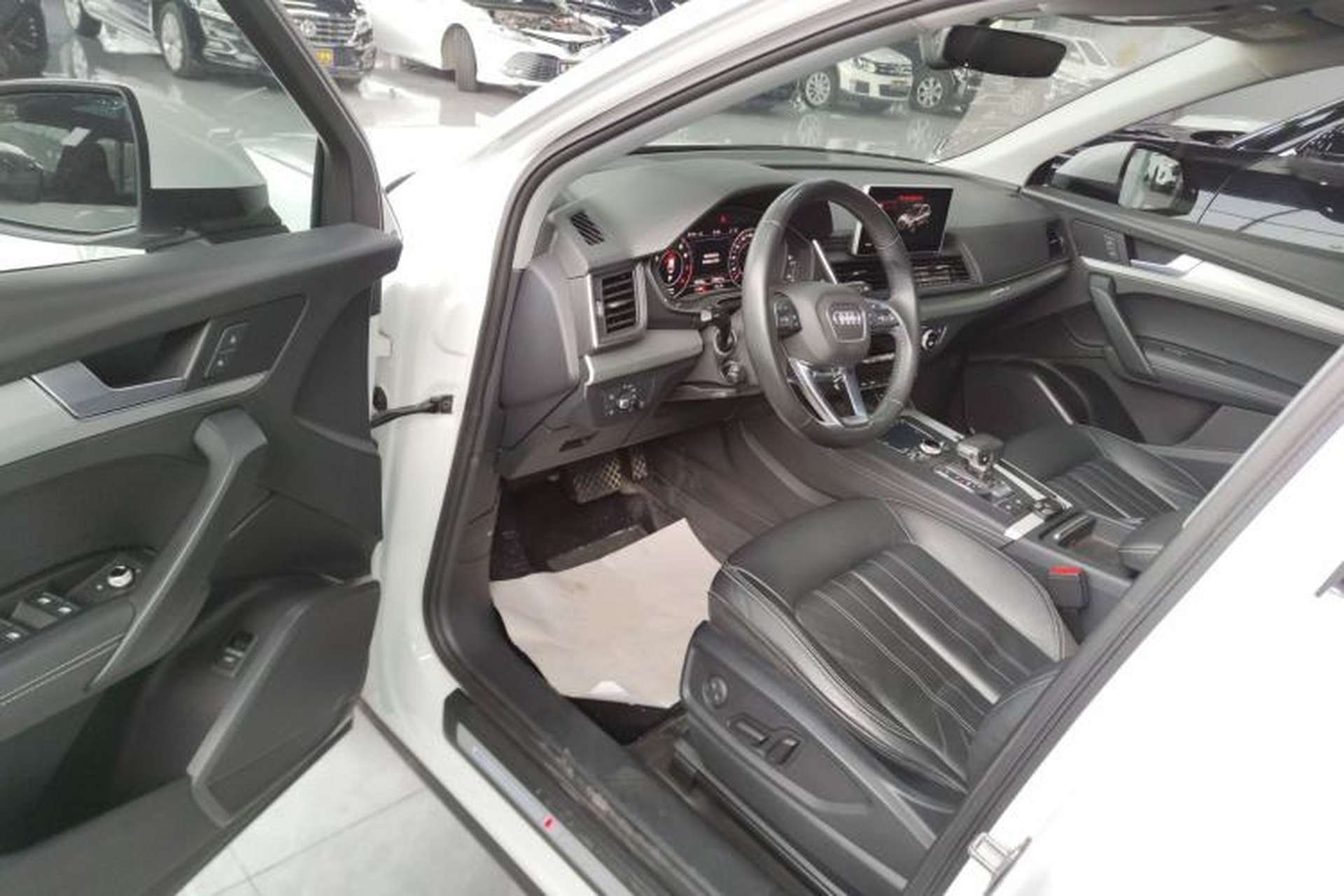 Used Audi Q5L 2020 Updated 40 TFSI Prestige Fashion Edition Driver Seat