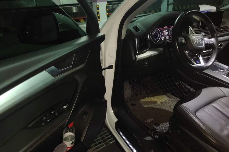 Used Audi Q5L 2020 Updated 40 TFSI Prestige Fashion Edition Driver Seat