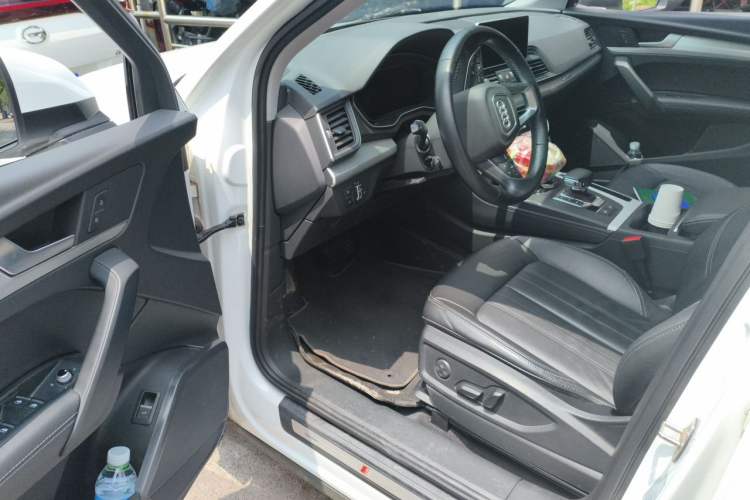 Used Audi Q5L 2020 Updated 40 TFSI Prestige Fashion Edition Driver Seat
