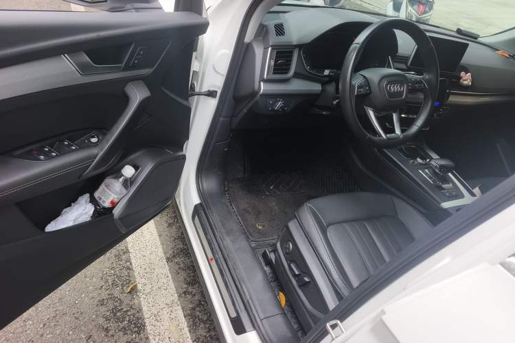 Used Audi Q5L 2020 Updated 40 TFSI Prestige Fashion Edition Driver Seat