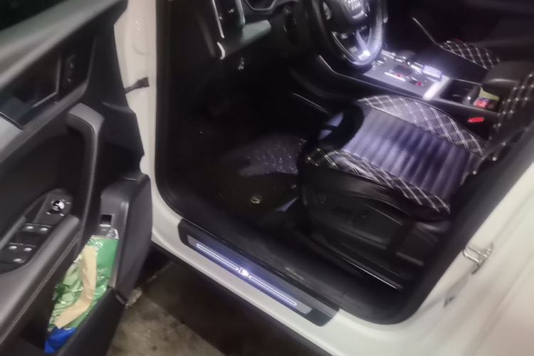 Used Audi Q5L 2020 Updated 40 TFSI Prestige Fashion Edition Driver Seat