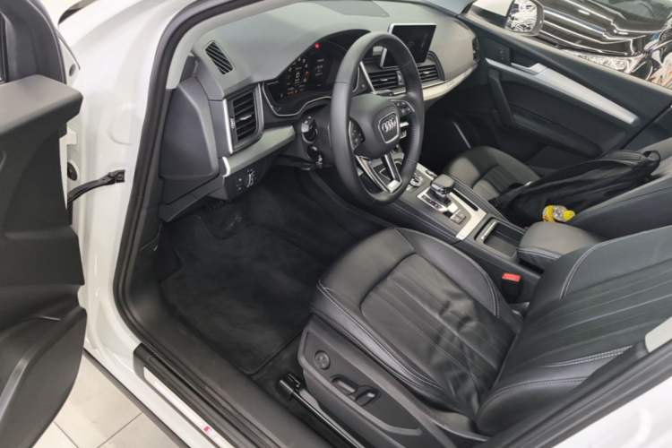 Used Audi Q5L 2020 Updated 40 TFSI Prestige Fashion Edition Driver Seat
