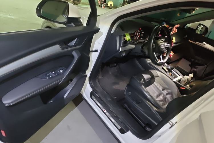 Used Audi Q5L 2020 Updated 40 TFSI Prestige Fashion Edition Driver Seat