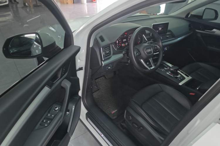 Used Audi Q5L 2020 Updated 40 TFSI Prestige Fashion Edition Driver Seat