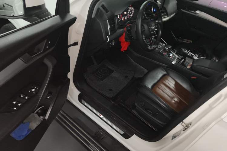 Used Audi Q5L 2020 Updated 40 TFSI Prestige Fashion Edition Driver Seat