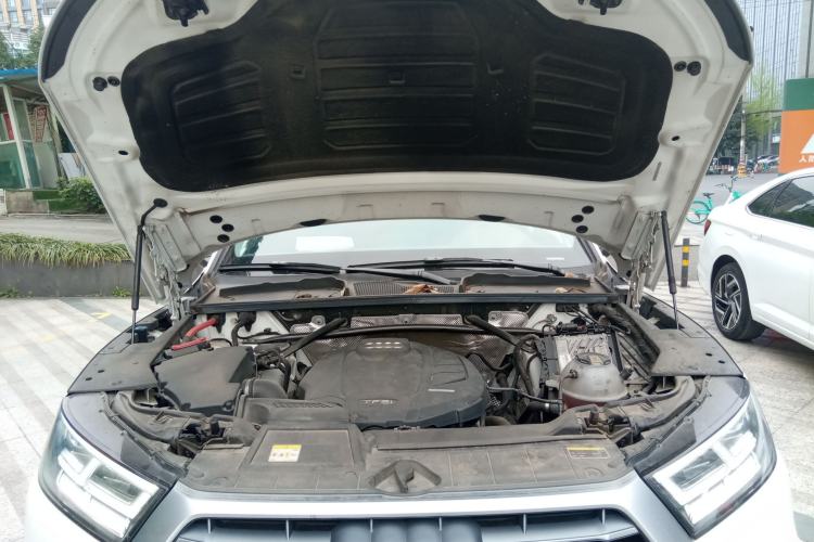 Used Audi Q5L 2020 Updated 40 TFSI Prestige Fashion Edition Engine Bay