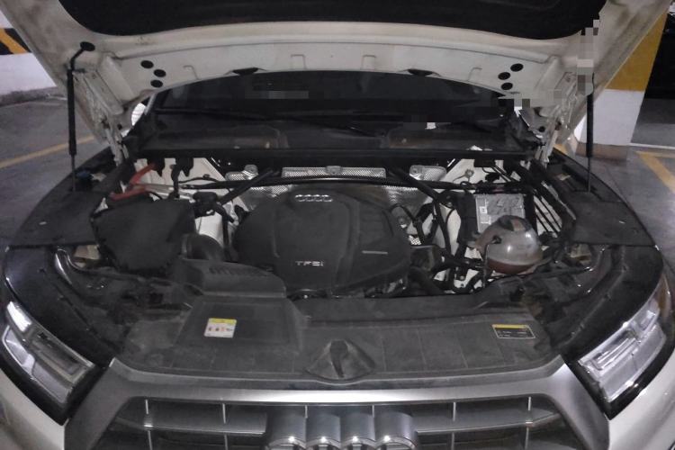 Used Audi Q5L 2020 45 TFSI Prestige Fashion Model Engine Bay