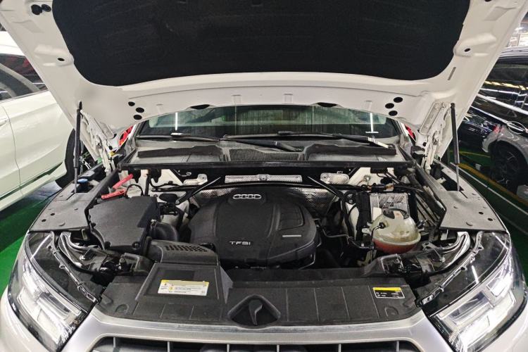 Used Audi Q5L 2020 45 TFSI Prestige Fashion Model Engine Bay