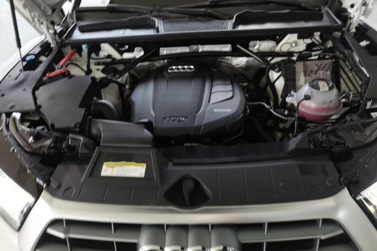 Used Audi Q5L 2020 45 TFSI Prestige Fashion Model Engine Bay