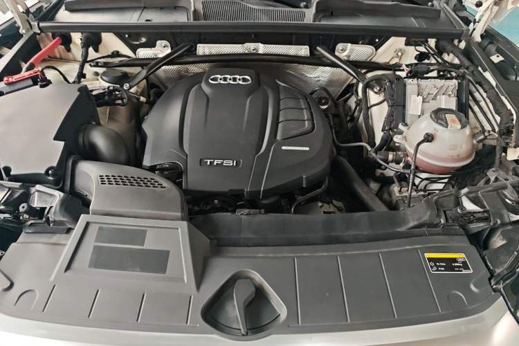 Used Audi Q5L 2020 Updated 40 TFSI Prestige Fashion Edition Engine Bay