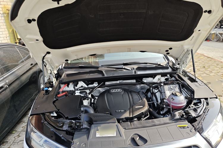Used Audi Q5L 2020 45 TFSI Prestige Fashion Model Engine Bay
