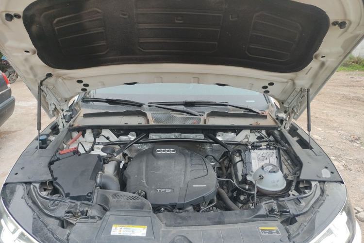 Used Audi Q5L 2020 45 TFSI Prestige Fashion Model Engine Bay
