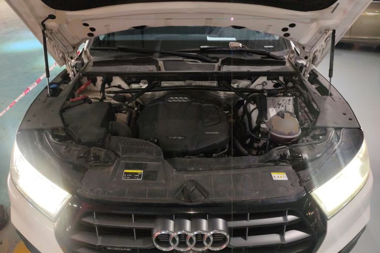 Used Audi Q5L 2020 45 TFSI Prestige Fashion Model Engine Bay