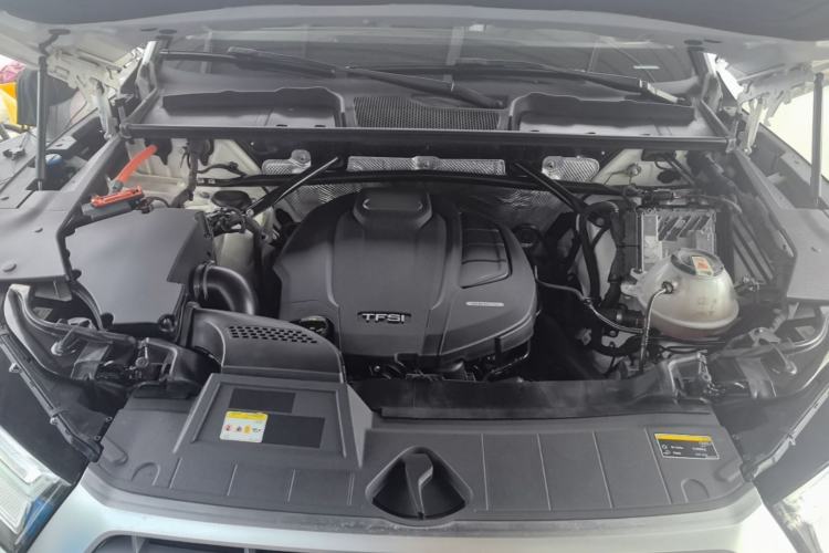 Used Audi Q5L 2020 Updated 40 TFSI Prestige Fashion Edition Engine Bay
