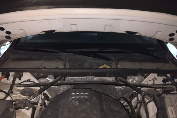 Used Audi Q5L 2020 Updated 40 TFSI Prestige Fashion Edition Engine Bay