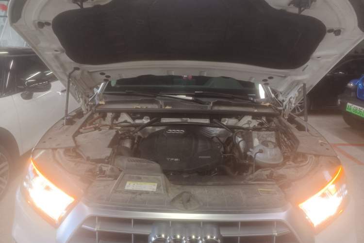 Used Audi Q5L 2020 45 TFSI Prestige Fashion Model Engine Bay