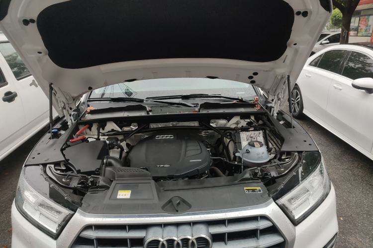 Used Audi Q5L 2020 Updated 40 TFSI Prestige Fashion Edition Engine Bay
