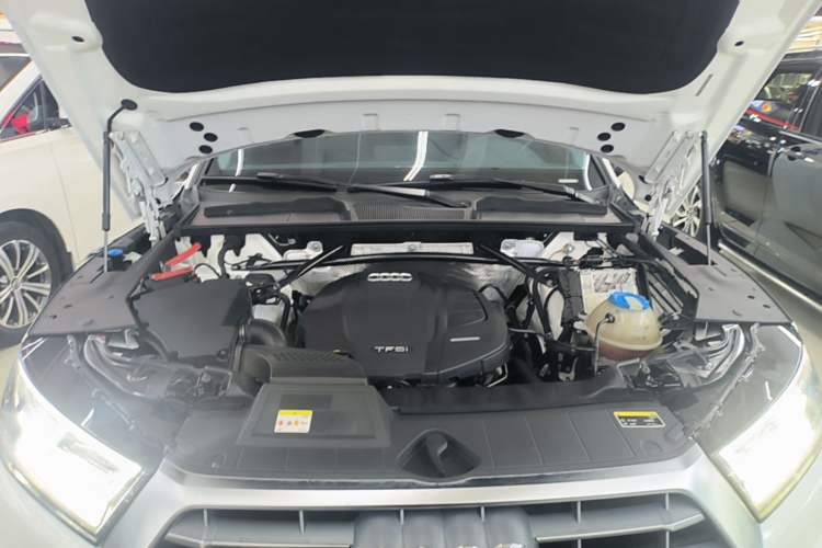 Used Audi Q5L 2020 Updated 40 TFSI Prestige Fashion Edition Engine Bay