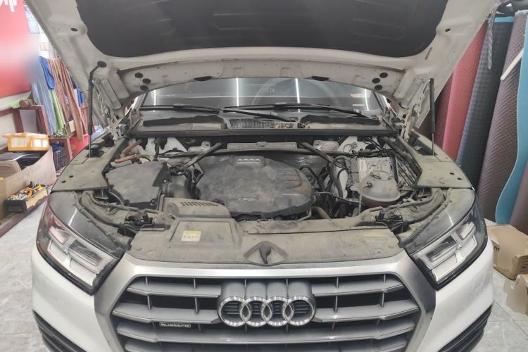 Used Audi Q5L 2020 Updated 40 TFSI Prestige Fashion Edition Engine Bay