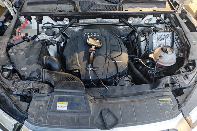 Used Audi Q5L 2020 Updated 40 TFSI Prestige Fashion Edition Engine Bay