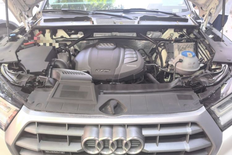 Used Audi Q5L 2020 45 TFSI Prestige Fashion Model Engine Bay