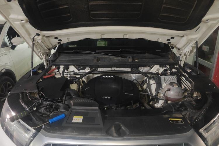 Used Audi Q5L 2020 Updated 40 TFSI Prestige Fashion Edition Engine Bay