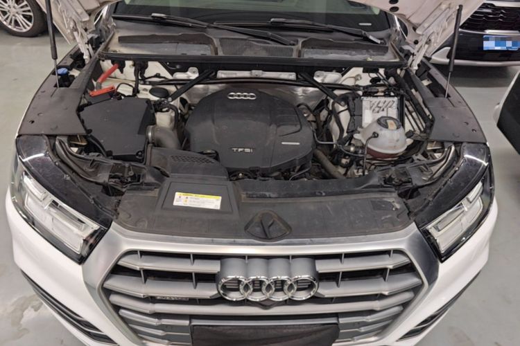 Used Audi Q5L 2020 45 TFSI Prestige Fashion Model Engine Bay