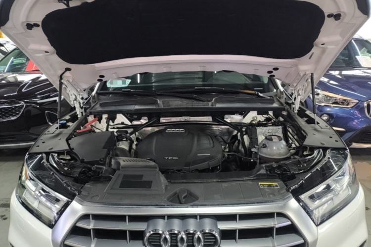Used Audi Q5L 2020 45 TFSI Prestige Fashion Model Engine Bay