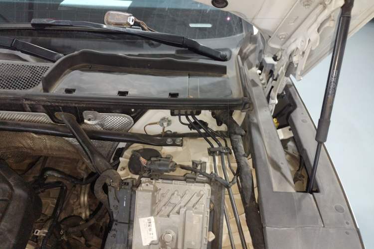 Used Audi Q5L 2020 45 TFSI Prestige Fashion Model Engine Bay Left