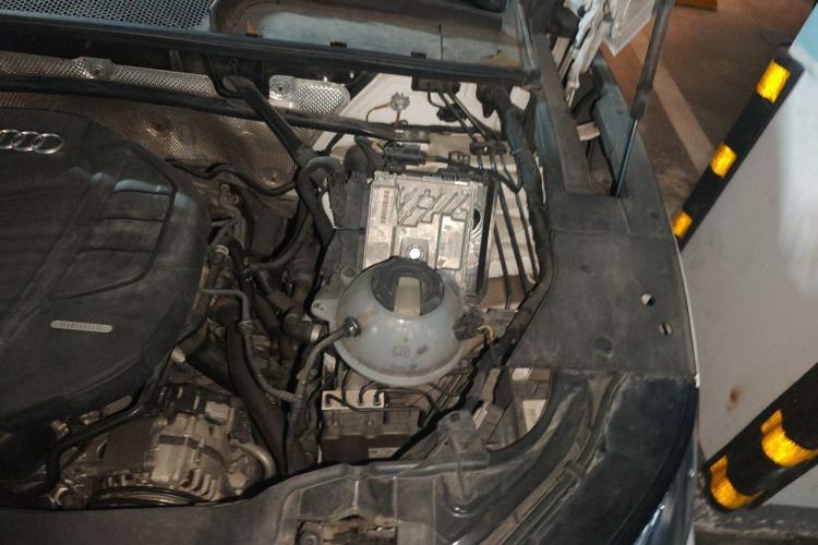 Used Audi Q5L 2020 45 TFSI Prestige Fashion Model Engine Bay Left