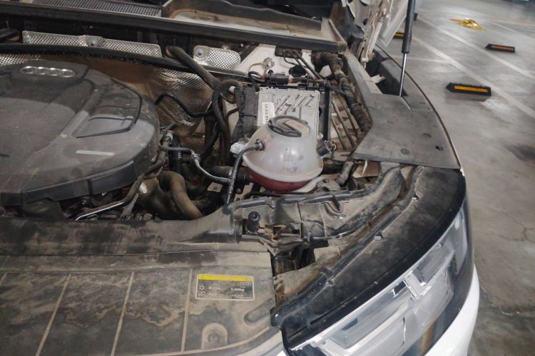 Used Audi Q5L 2020 45 TFSI Prestige Fashion Model Engine Bay Left