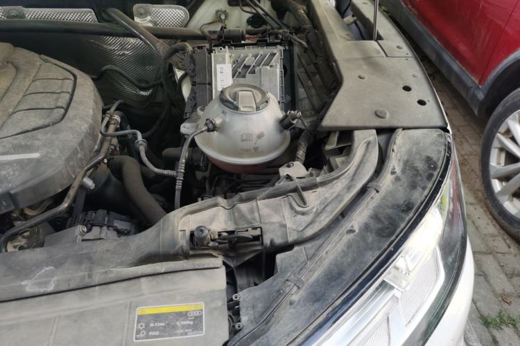 Used Audi Q5L  Engine Bay Left