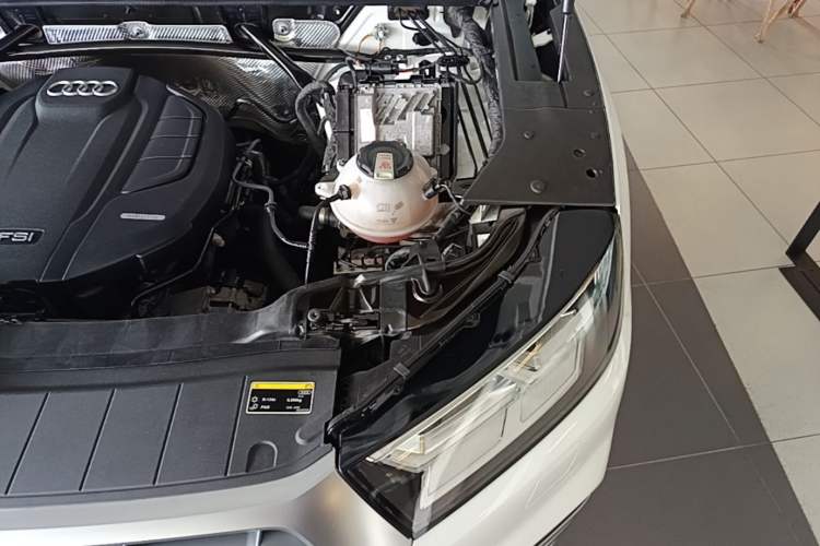 Used Audi Q5L 2020 45 TFSI Prestige Fashion Model Engine Bay Left