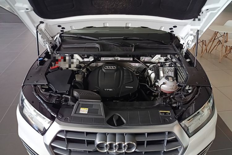 Used Audi Q5L 2020 45 TFSI Prestige Fashion Model Engine Bay