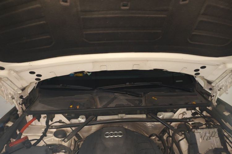 Used Audi Q5L 2020 Updated 40 TFSI Prestige Fashion Edition Engine Bay