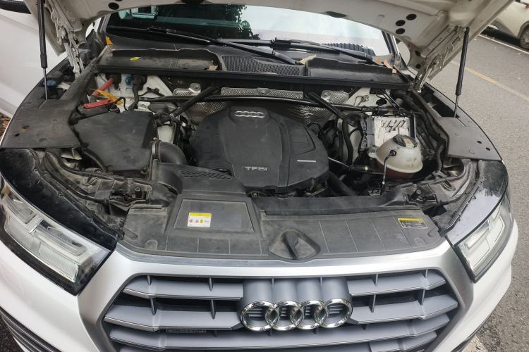 Used Audi Q5L 2020 Updated 40 TFSI Prestige Fashion Edition Engine Bay