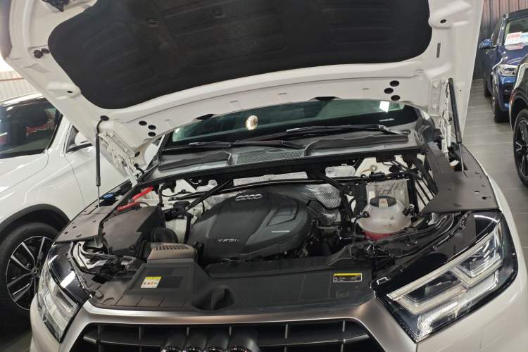 Used Audi Q5L 2020 45 TFSI Prestige Fashion Model Engine Bay