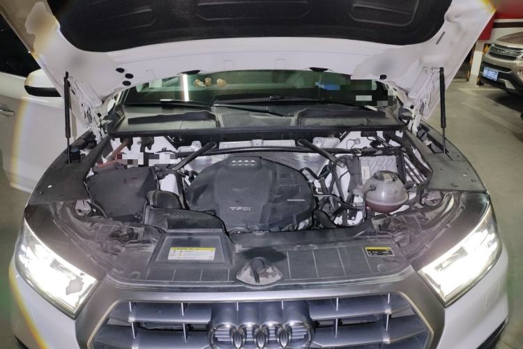 Used Audi Q5L 2020 45 TFSI Prestige Fashion Model Engine Bay